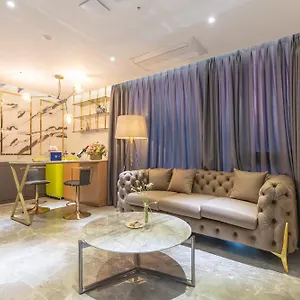 Hotel Nomad